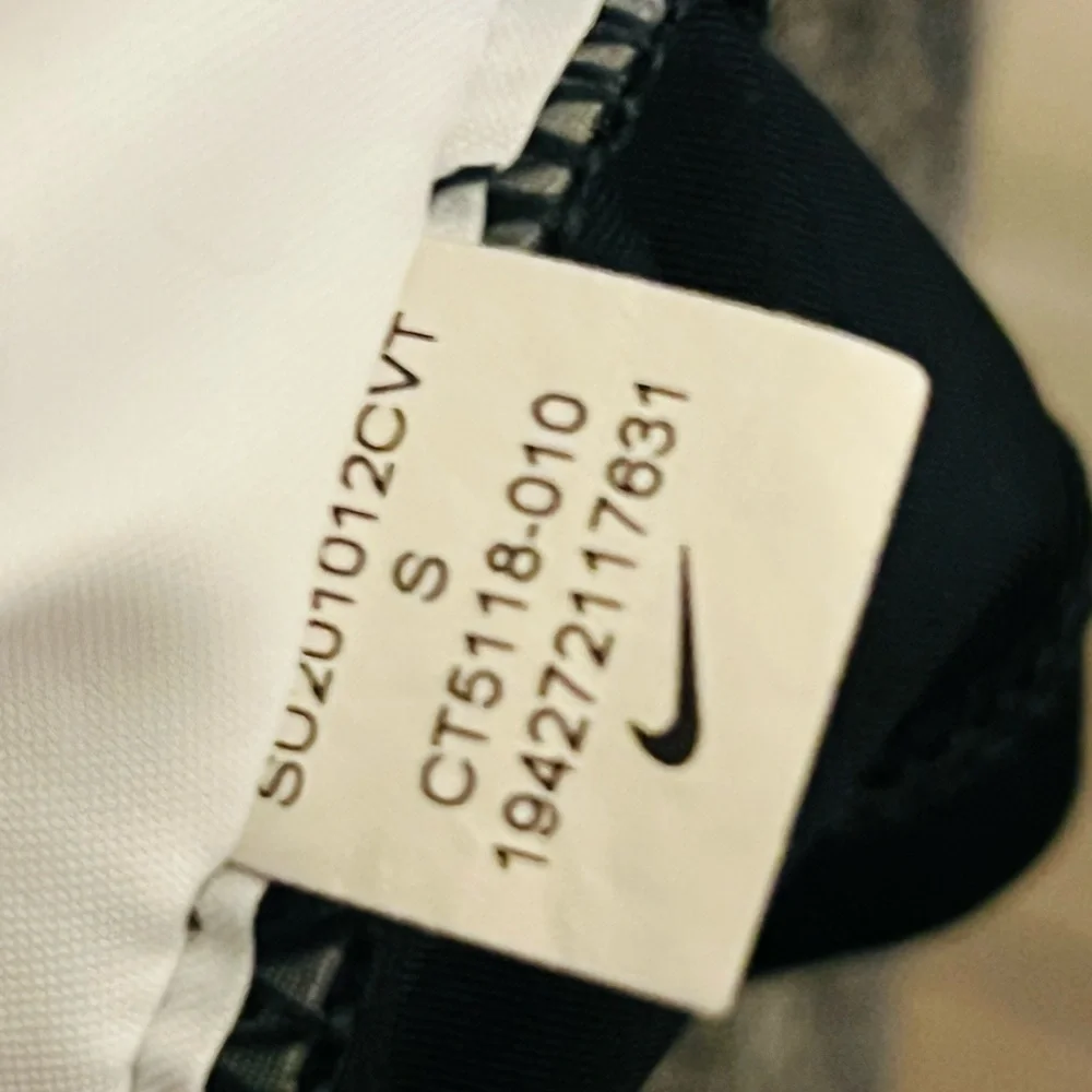 Nike Sports Bra Crop Top Black Gray Colorblock.  Size Women's small